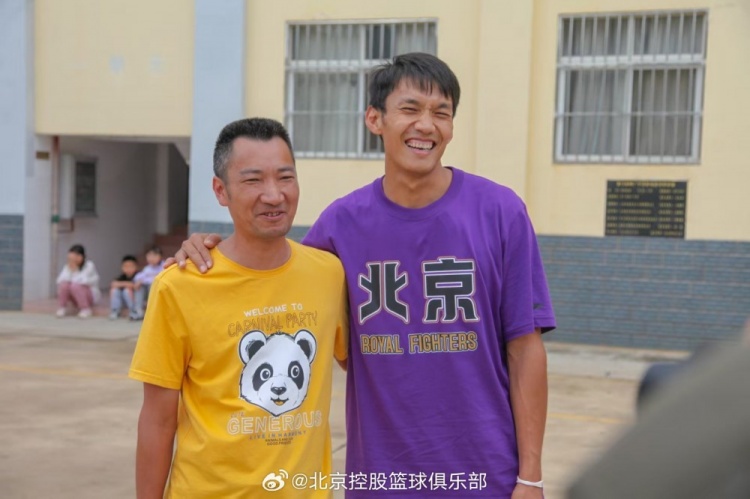 那一封信的故事還在延續(xù) 矣進(jìn)宏母校的師生們來到北京了！