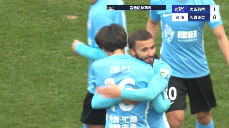 19歲朱鵬宇中超處子球！大連英博1-0領先長春亞泰，馬萊萊助攻
