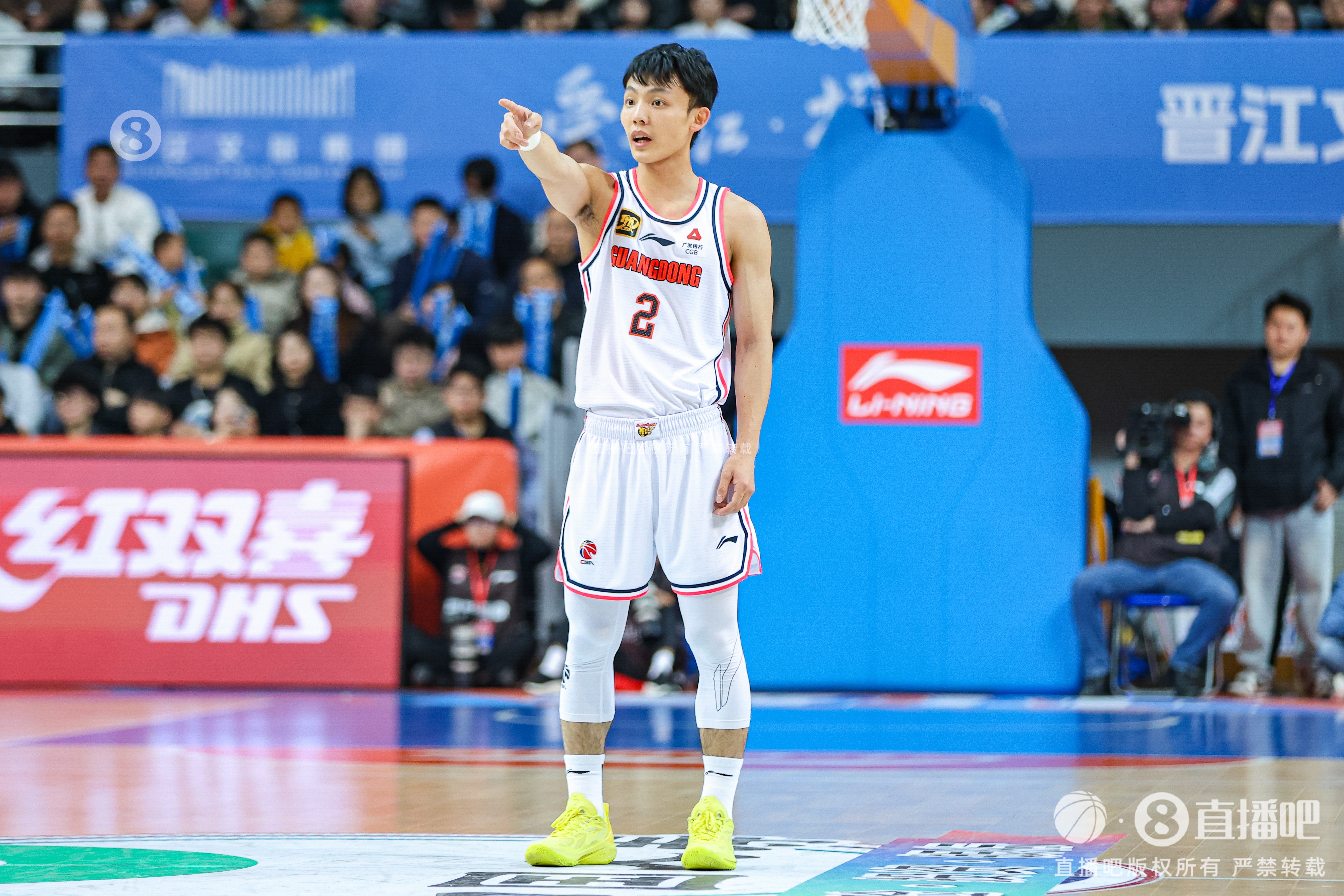 手熱！徐杰打滿首節(jié)5中4拿到10分2助 正負(fù)值+17